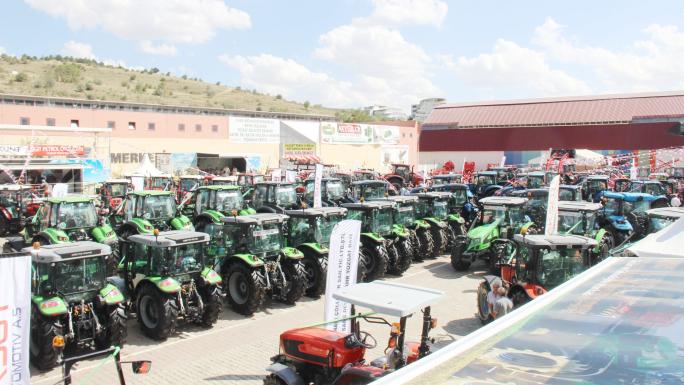 14.YOZGAT TARIM FUARI TÖRENLE GÖRÜCÜLERİN İLGİSİNE SUNULDU