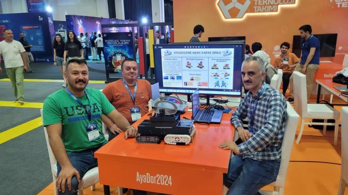 YOBÜ,TEKNOFESTDE ENGELSİZ YAŞAM TEKNOLOJİSİNDE TÜRKİYE İKİNCİSİ