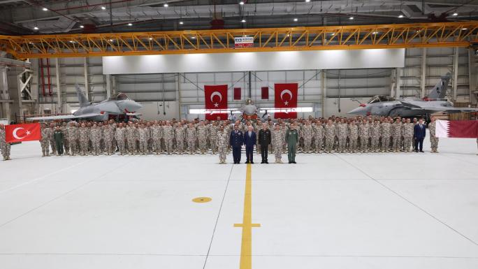 MİLLİ SAVUNMA BAKANI GÜLER, KATAR TÜRK HAVA UNSUR KOMUTANLIĞINI ZİYARET ETTİ