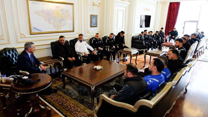 YOZGAT BOZOKSPOR’DAN VALİ ÖZKAN’A ‘TEŞEKKÜR’ ZİYARETİ