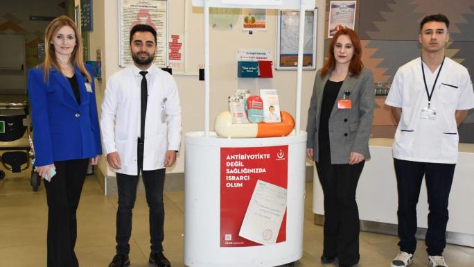 AKILCI ANTİBİYOTİK KULLANIMINI ANLATMAK İÇİN HASTANEDE STANT KURULDU