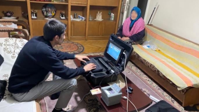 YAŞLI,ENGELLİ  VE HASTA VATANDAŞLARIN KİMLİKLERİ EVDE YENİLENİYOR