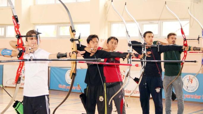 OKCULUK SPORU YOZGAT GENÇLİK MERKEZİNDE YENİDEN HAYAT BULUYOR