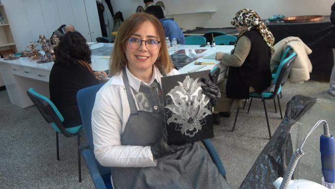 YOZGAT’TA BAKIR İŞLEMECİLİĞİ ,KURSİYERLERİN ELİNDE SANATA DÖNÜŞÜYOR