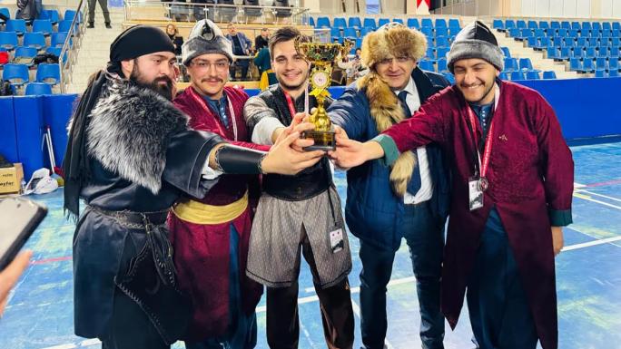 YOBÜLÜ 4 ÖĞRENCİ OKÇULUK YARIŞMASINDA MADALYALAR KAZANDI