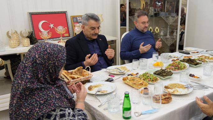 İL YÖNETİCİLERİNDEN ŞEHİT VE GAZİ AİLELERİNE İFTAR ZİYARETLERİ