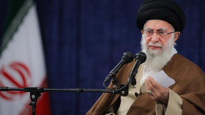 İRAN DİNİ LİDERİ HAMANEY: "ABD’NİN MÜZAKERE ÇAĞRISI DÜNYA KAMUOYUNU ALDATMAKTIR"