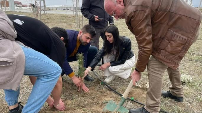 SARIKAYA'DA ‘DOĞAYA GELECEK OL BİR FİDAN DA SEN DİK’ ETKİNLİĞİ