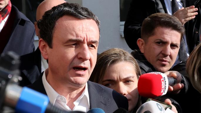 KOSOVA BAŞBAKANI ALBİN KURTİ İSTİFASINI SUNDU 