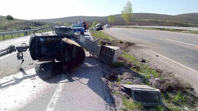 YOZGAT’TA MİNİBÜS TAKLA ATTI ATTI: 1 ÖLÜ, 2 YARALI 