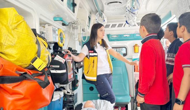 SAĞLIK MÜDÜRLÜĞÜNDEN ÖĞRENCİLERE ‘İLK YARDIM EĞİTİMİ