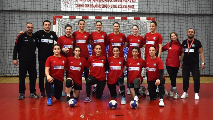 HENTBOL TAKIMIMIZ İLK MAÇINDA LİGE GALİBİYETLE ‘MERHABA’ DEDİ