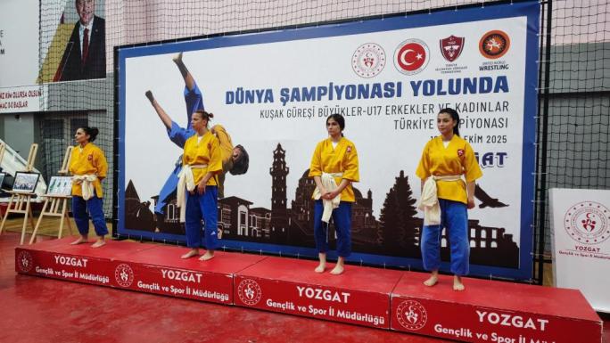 KUŞAK GÜREŞİNDE TÜRKİYE'NİN EN İYİLERİNİN SEÇİLDİĞİ ŞAMPİYONA YOZGAT’TA TAMAMLANDI