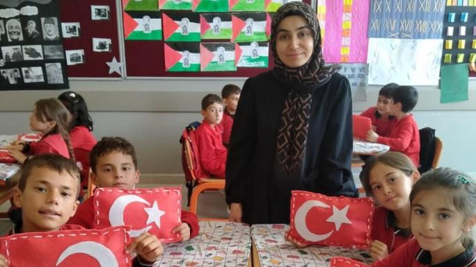 VELİ VE ÖĞRENCİLERDEN 29 EKİM’İN ANLAMINA UYGUN ETKİNLİK