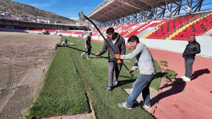 STADYUMUN İNŞAATI VE TRİBÜNLERİ TAMAM..BUGÜNLERDE ÇİMLERİ SERİLİYOR