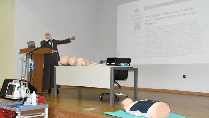 ŞEHİR HASTANESİNDE İLK YARDIM VE ACİL MÜDAHELE EĞİTİMİ