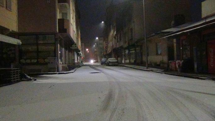 KARS’A MEVSİMİN İLK KARI DÜŞTÜ 