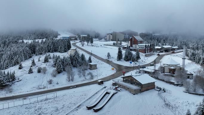 ULUDAĞ’DA KAR KALINLIĞI 10 SANTİMETREYE YAKLAŞTI 