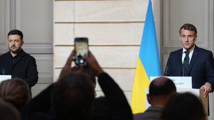 MACRON: &QUOT;TOPRAK MESELELERİNİ TARTIŞABİLECEK TEK TARAF UKRAYNA&#039;DIR&QUOT; 