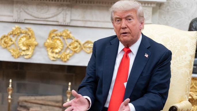 TRUMP, ABD’DE TUTUKLU BULUNAN ESKİ HONDURAS DEVLET BAŞKANI HERNANDEZ İÇİN AF ÇIKARDI 