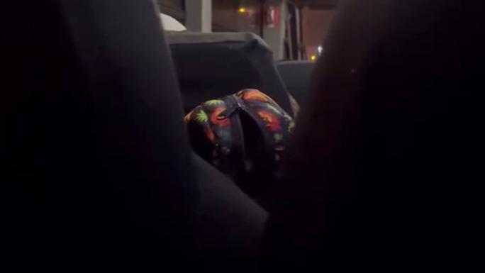 ARNAVUTKÖY’DE MİNİBÜS ŞOFÖRÜNDEN SKANDAL SÖZLER 