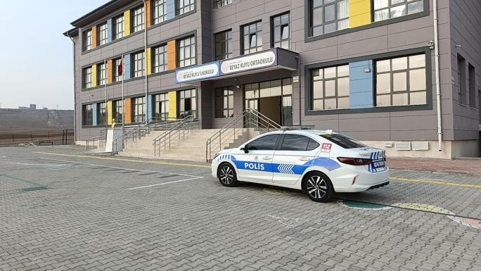 ŞANLIURFA’DA GIDA ZEHİRLENMESİ ŞÜPHESİYLE 25 ÖĞRENCİ HASTANELİK OLDU 