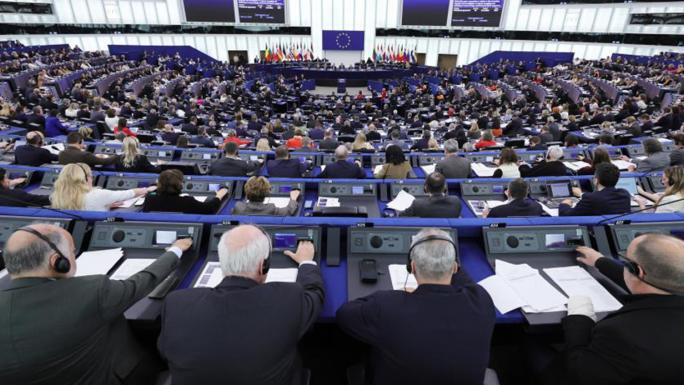 AVRUPA BİRLİĞİ&#039;NDEN KAÇAK GÖÇMENLERE YÖNELİK SERT DÜZENLEME 