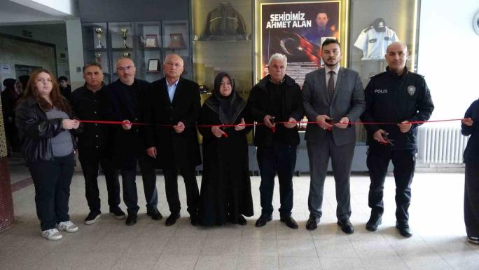 ŞEHİT AHMET ALAN’IN HATIRALARI, ŞEHADETİNİN YIL DÖNÜMÜNDE ADINI TAŞIYAN OKULDA YERİNİ ALDI