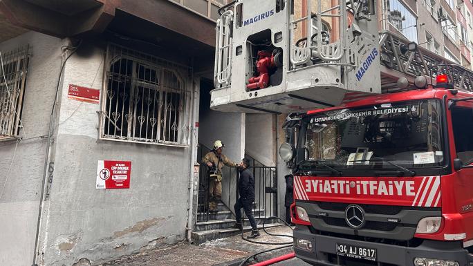 ESENLER’DE 5 YAŞINDAKİ ÇOCUK ÇAKMAKLA OYNARKEN EVİ YAKTI 