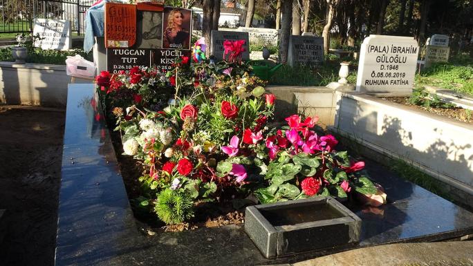 GÜLLÜ’NÜN MEZARI GÜL BAHÇESİNE DÖNDÜ