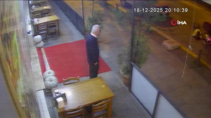 EYÜPSULTAN’DA İETT ŞOFÖRÜ BİSİKLETLİYE ÇARPTI 