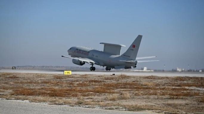 KARADENİZ SEMALARINDA TÜRK HAVA KUVVETLERİNDEN EĞİTİM UÇUŞU 