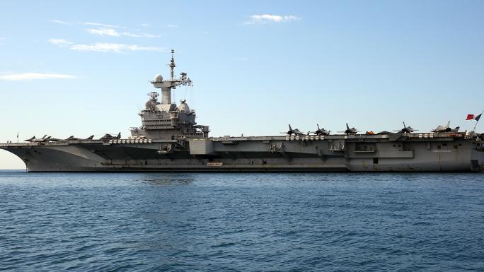 FRANSA, YENİ UÇAK GEMİSİ İNŞA EDECEK 