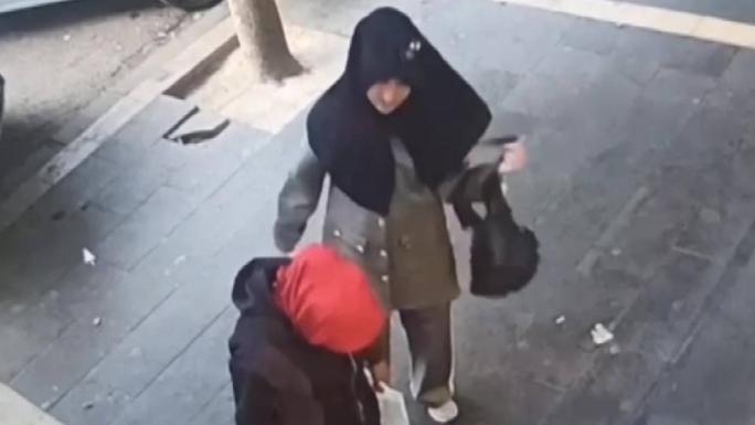 EVLERİ SOYAN 2 KADIN YAKALANDI:  700 BİN TL’LİK VURGUN YAPMIŞLAR 