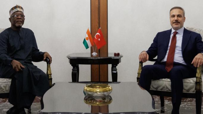 BAKAN FİDAN, NİJERLİ MEVKİDAŞI BAKANI SANGARE İLE GÖRÜŞTÜ 