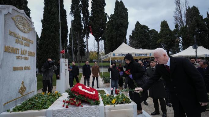 MİLLİ ŞAİR MEHMET AKİF ERSOY MEZARI BAŞINDA ANILDI 