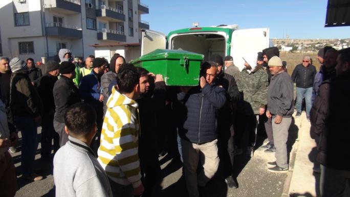 YANGINDA ÖLEN 2 KARDEŞE ACI VEDA: AYNI TABUTLA GETİRİLİP AYNI KABRE DEFNEDİLDİLER 