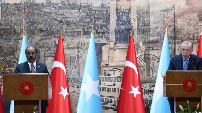 SOMALİ CUMHURBAŞKANI MAHMUD: "NETANYAHU’NUN BU SALDIRGAN TAVRI, SOMALİ’Yİ DE İÇEREN BU TAVRI KABUL EDİLEMEZ"