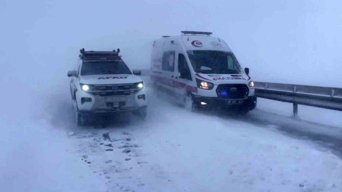 SİVAS’TA ZİNCİRLEME TRAFİK KAZASI: 4 YARALI 