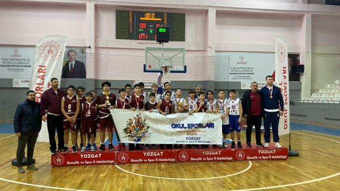 YOZGAT’TA DÜZENLENEN OKULLARARASI BASKETBOL MAÇLARI SONA ERDİ
