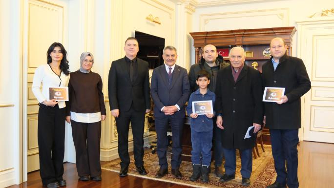 YARIŞMADA ARABAŞI HAMURUNU YUTTULAR, DERECEYE GİRİP ÖDÜLLERİNİ ALDILAR