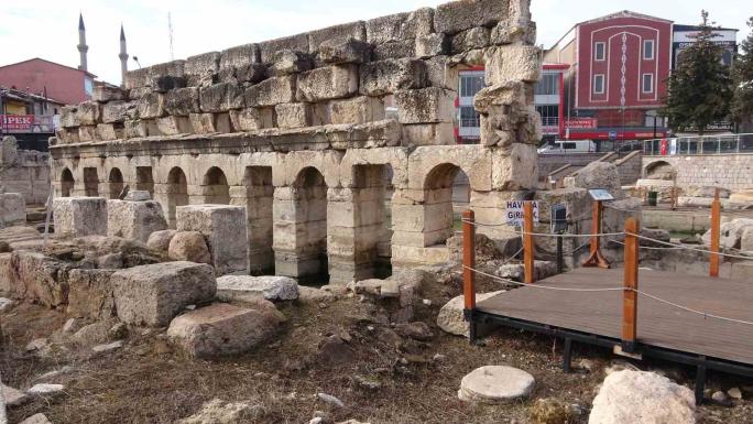 SARIKAYADAKİ 2000 YILLIK ROMA HAMAMI İÇ ANADOLUNUN EN GÖZDE TARİHİ ESERİ