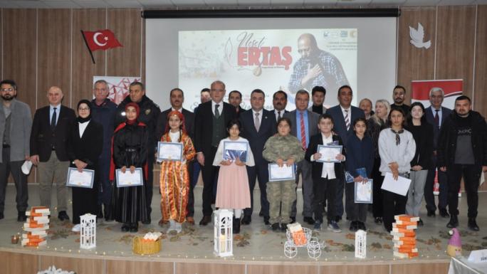 NEŞET ERTAŞ’IN ANISINA ŞİİR OKUMA YARIŞMA DÜZENLENDİ