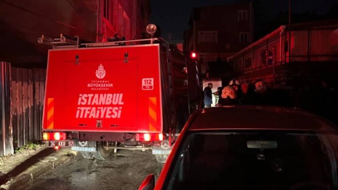 FATİH’TE 5 KATLI BİNADA YANGIN: 6 KİŞİ DUMANDAN ETKİLENDİ