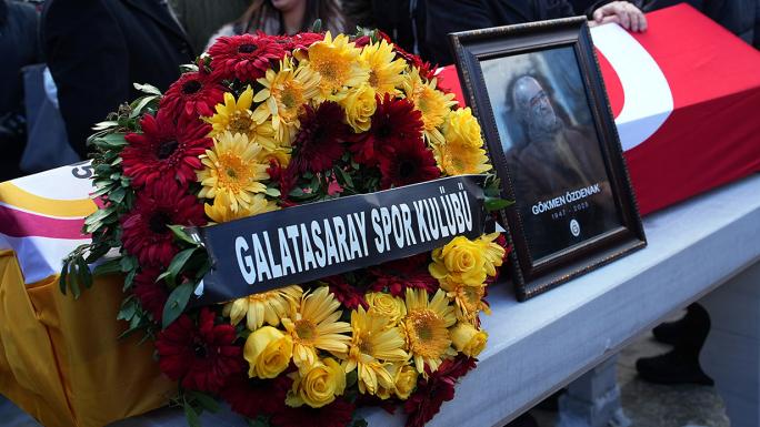 GÖKMEN ÖZDENAK SON YOLCULUĞUNA UĞURLANDI