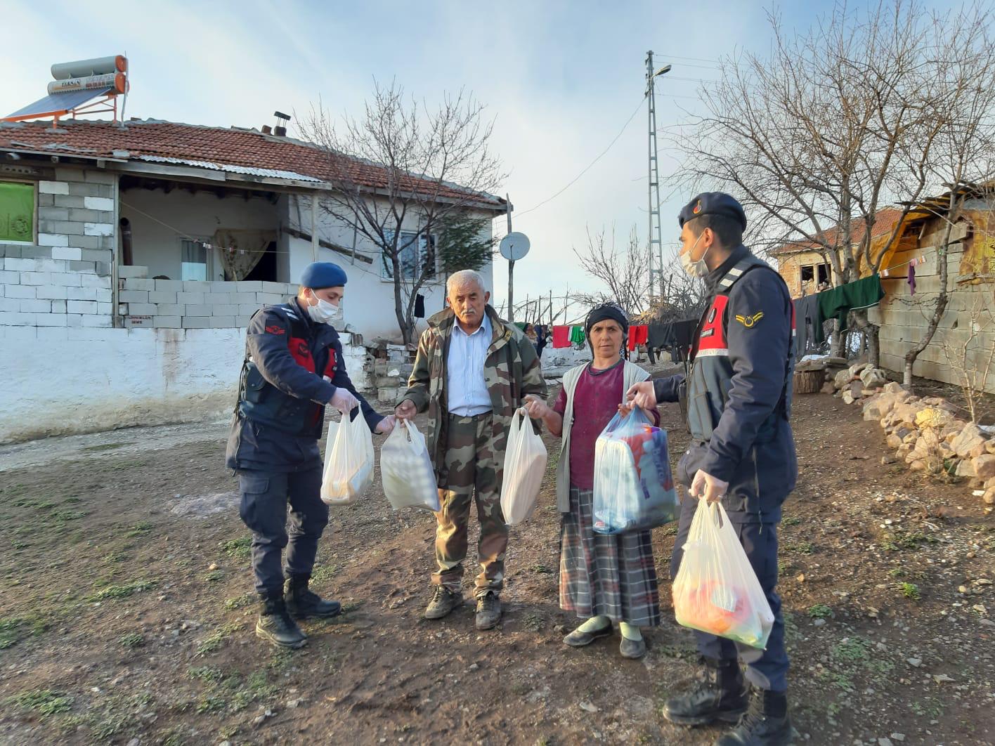 KÖYLERDE JANDARMA, KENTLERDE ZABITA, YAŞLILARIN YANINDA