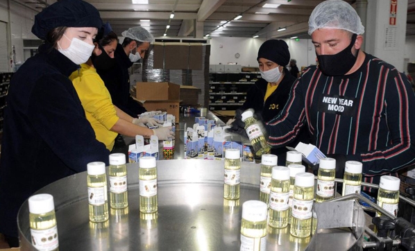 YASAKLI YAŞLI VATANDAŞA DEVLET’TEN KOLONYA ARMAĞANI