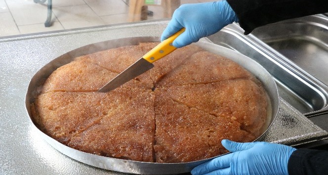 YOZGAT’TA 800 GRAMLIK BİR DİLİM EKMEK KADAYIFI 10 LİRA