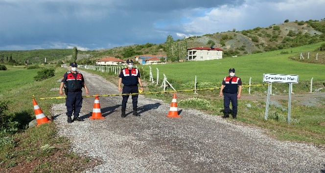 DERBENT KÖYÜNDE BİR MAHALLE YENİDEN KARANTİNA ALTINA ALINDI