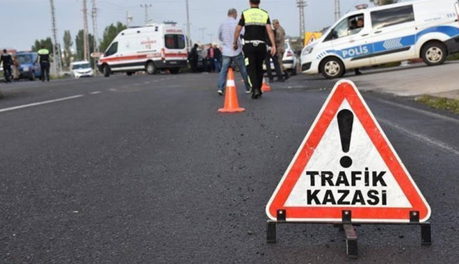 YERKÖYDE TRAFİK KAZASI : 1 ÖLÜ,2 YARALI  VAR